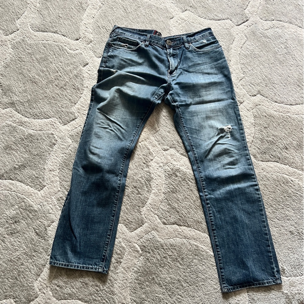 GUESS Men’s blue jeans
